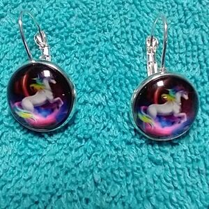 Silvertone rainbow horse wire lever earrings